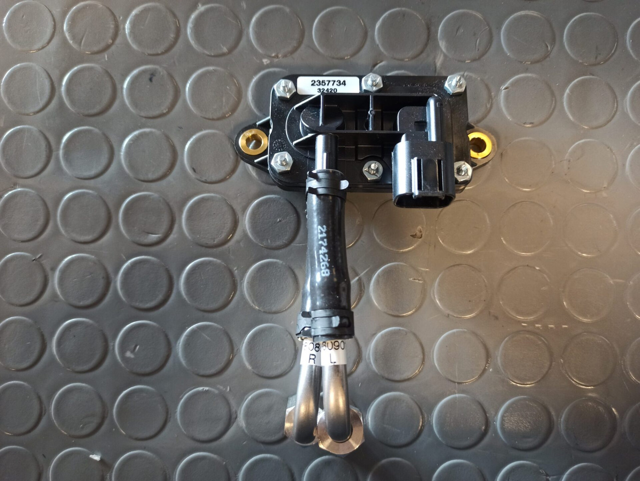 SCANIA DIFFERENTIAL PRESSURE SENSOR - 2357734 - Сенсор для Грузовиков: фото 1 SCANIA DIFFERENTIAL PRESSURE SENSOR - 2357734 - Сенсор для Грузовиков: фото 1