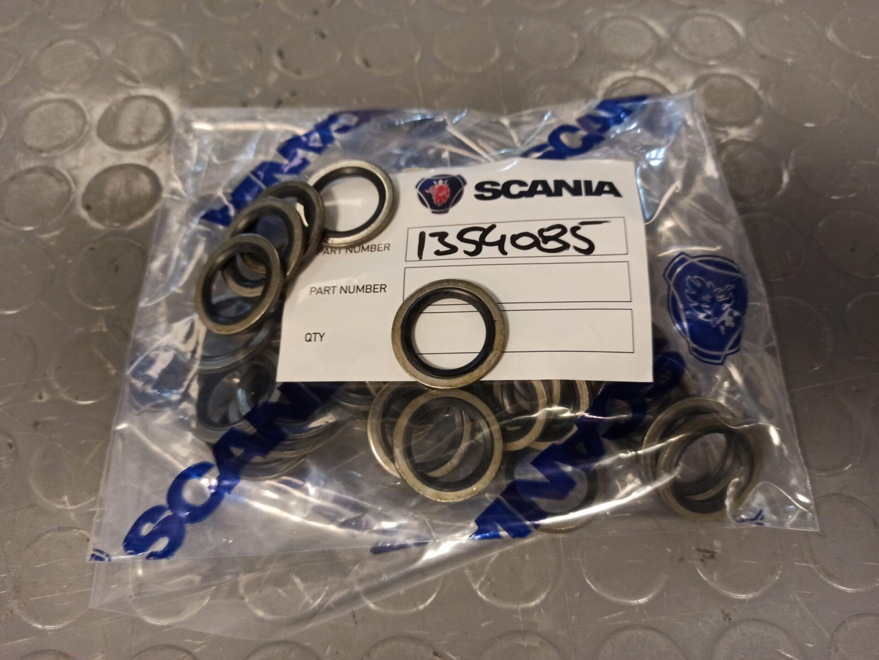 SCANIA GASKET 1354085 - Прокладка двигателя для Грузовиков: фото 1 SCANIA GASKET 1354085 - Прокладка двигателя для Грузовиков: фото 1
