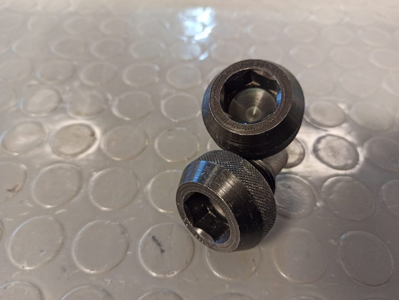 SCANIA MAGNETIC PLUG 1433641 - Двигатель и запчасти для Грузовиков: фото 1 SCANIA MAGNETIC PLUG 1433641 - Двигатель и запчасти для Грузовиков: фото 1