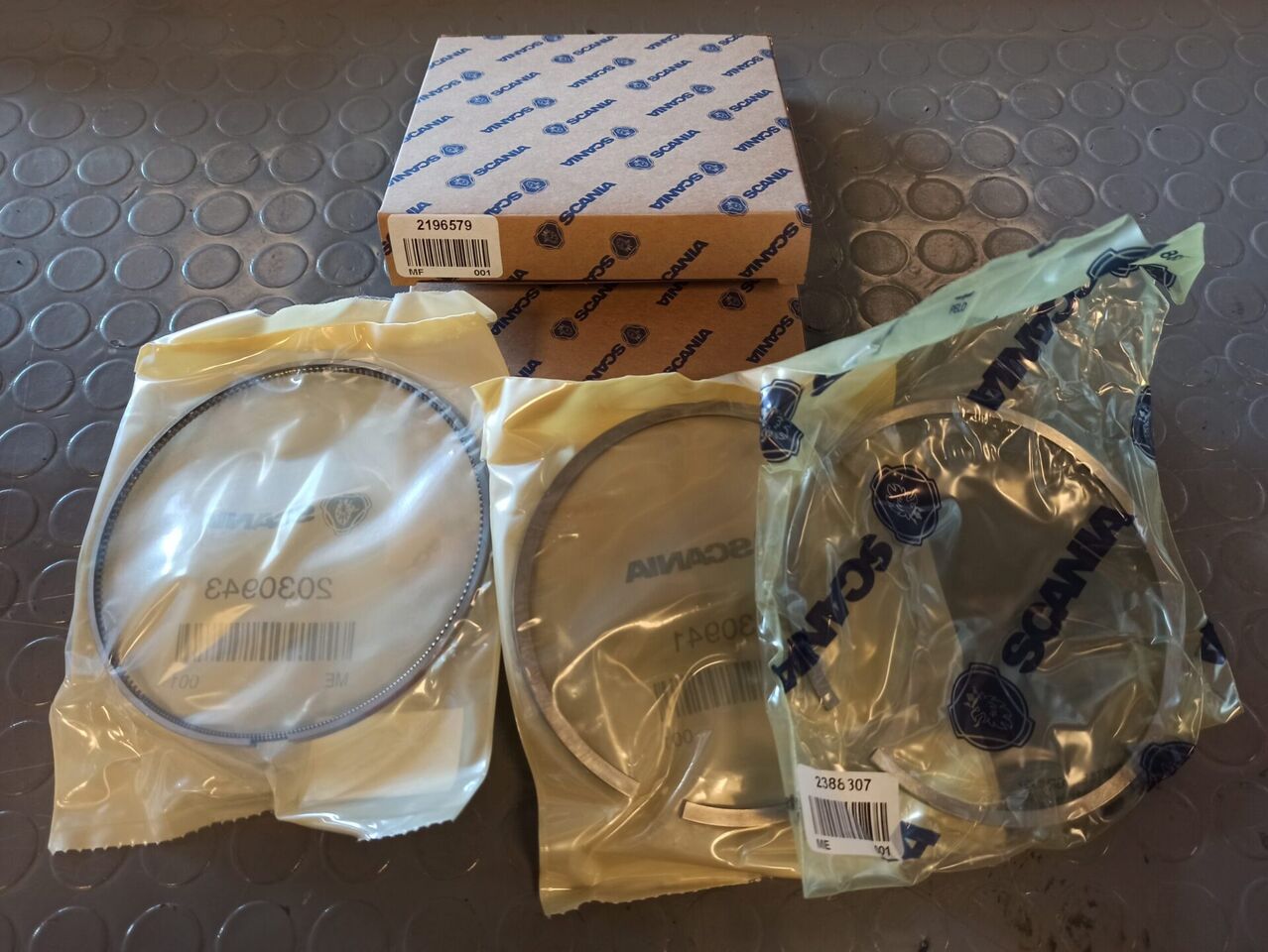 SCANIA PISTON RING KIT 2196579 - Двигатель и запчасти для Грузовиков: фото 1 SCANIA PISTON RING KIT 2196579 - Двигатель и запчасти для Грузовиков: фото 1