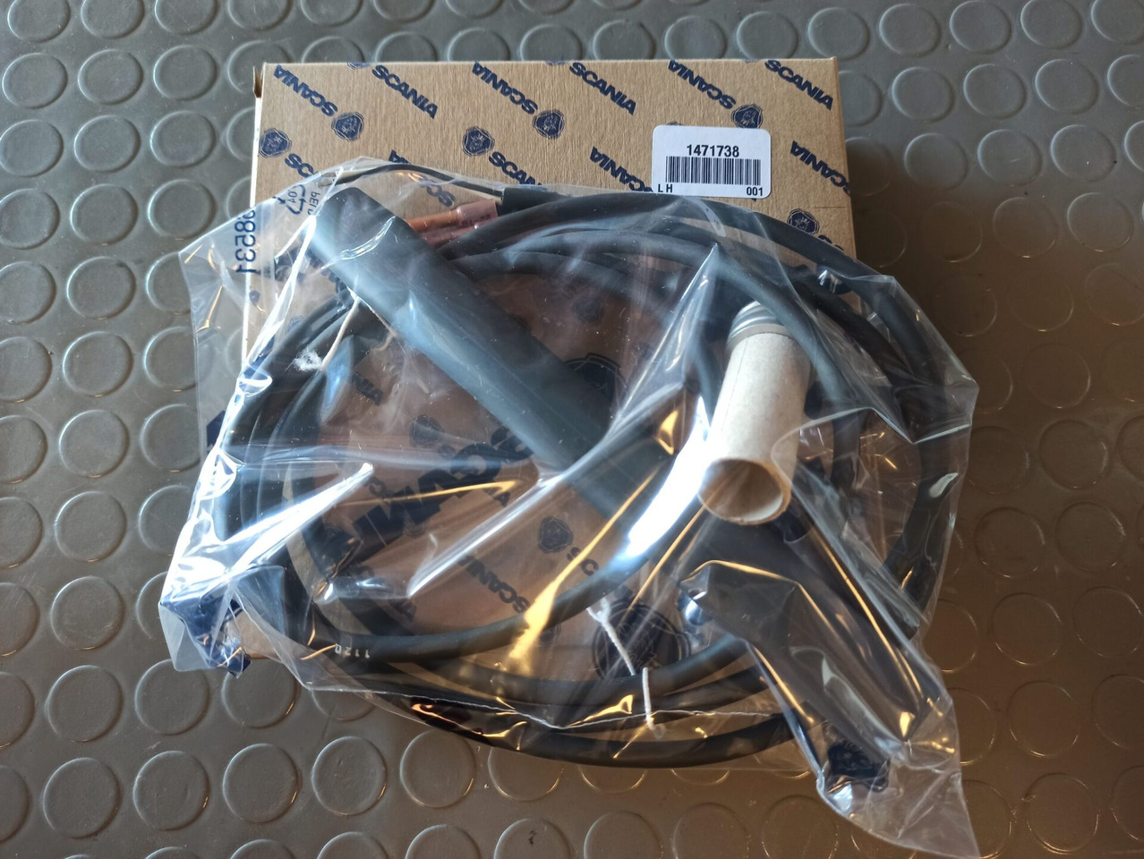 SCANIA ROTATIONAL SPEED SENSOR 1471738 - Сенсор для Грузовиков: фото 1 SCANIA ROTATIONAL SPEED SENSOR 1471738 - Сенсор для Грузовиков: фото 1