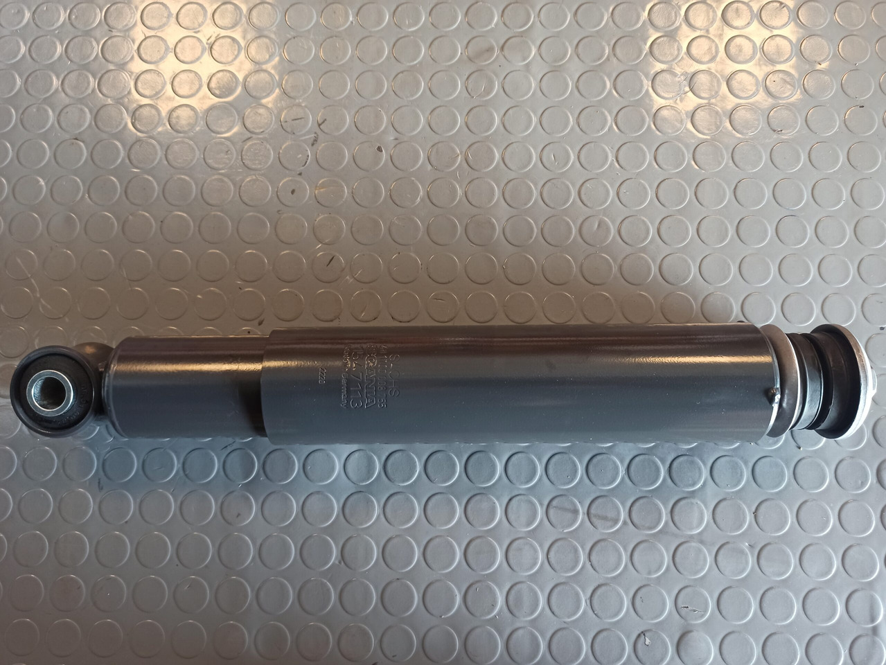 SCANIA SHOCK ABSORBER 1547113 - Амортизатор для Грузовиков: фото 1 SCANIA SHOCK ABSORBER 1547113 - Амортизатор для Грузовиков: фото 1