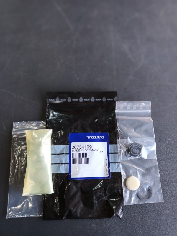 VOLVO REPAIR KIT - 20754169 - Комплект для ремонта двигателя для Грузовиков: фото 1 VOLVO REPAIR KIT - 20754169 - Комплект для ремонта двигателя для Грузовиков: фото 1