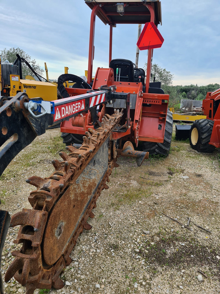 Траншеекопатель DITCH WITCH RT55: фото 38 Траншеекопатель DITCH WITCH RT55: фото 38