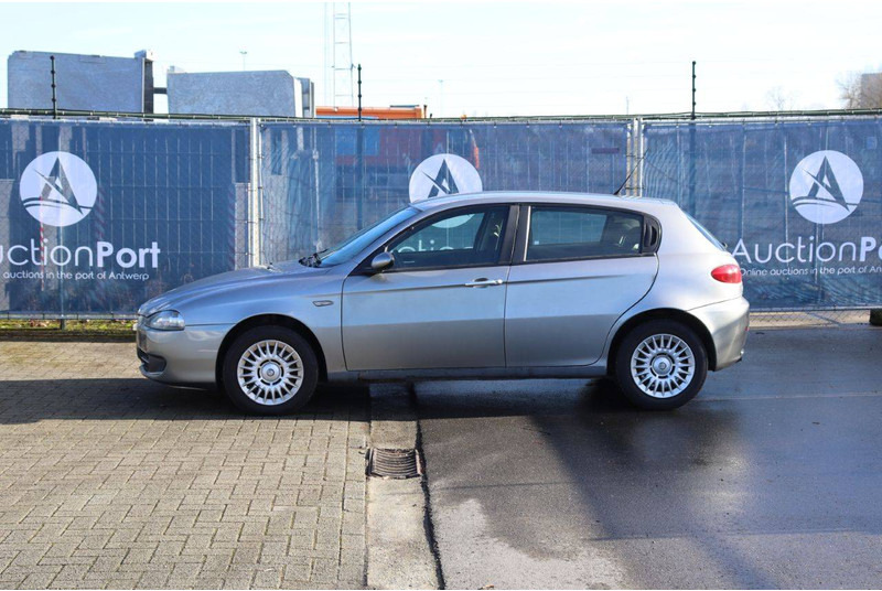 Alfa Romeo 147 - Седан: фото 2 Alfa Romeo 147 - Седан: фото 2