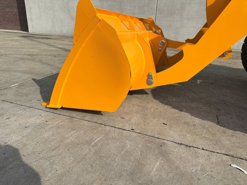 Колёсный погрузчик BLANCHE TW36: фото 8 Колёсный погрузчик BLANCHE TW36: фото 8