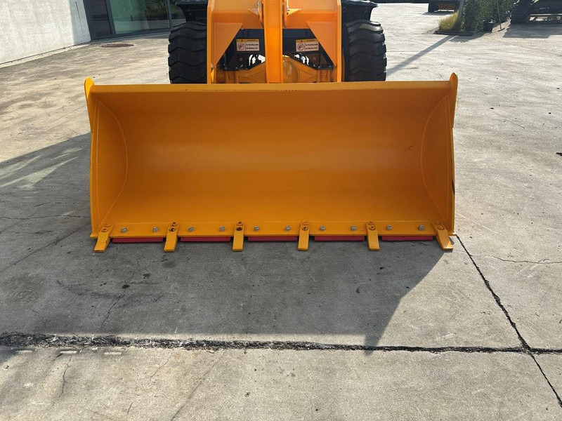 Колёсный погрузчик BLANCHE TW36: фото 9 Колёсный погрузчик BLANCHE TW36: фото 9