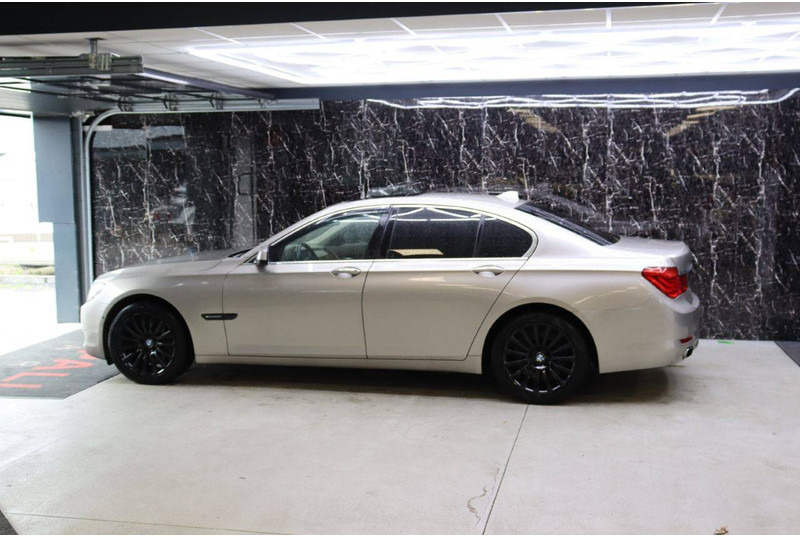 BMW 7 Serie 750i XDRIVE - Седан: фото 3 BMW 7 Serie 750i XDRIVE - Седан: фото 3