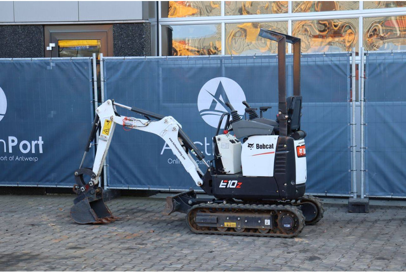 Bobcat E10Z - Мини-экскаватор: фото 3 Bobcat E10Z - Мини-экскаватор: фото 3