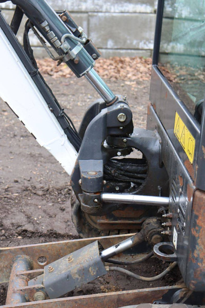 Мини-экскаватор Bobcat E19: фото 20