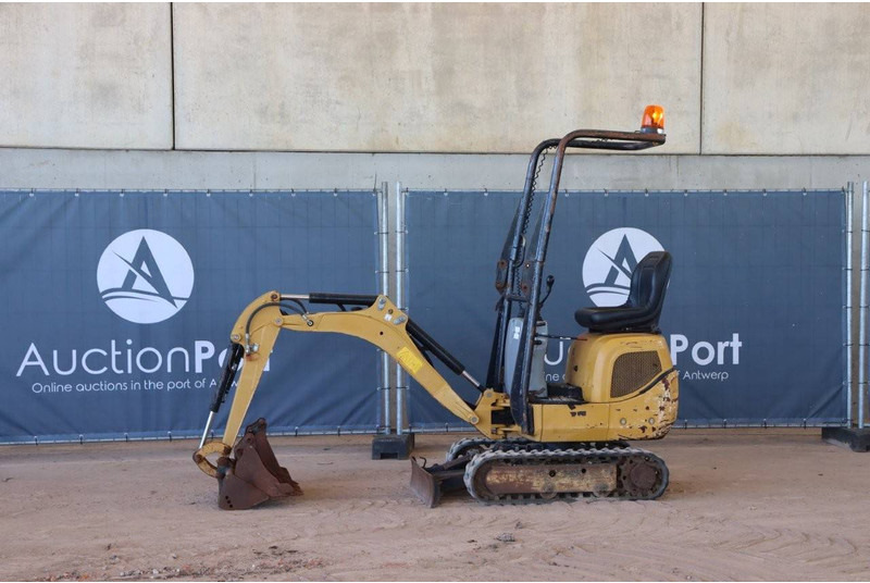 Caterpillar 300.9D - Мини-экскаватор: фото 1 Caterpillar 300.9D - Мини-экскаватор: фото 1