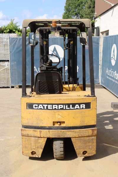 Caterpillar VMAX F30 - Электропогрузчик: фото 5 Caterpillar VMAX F30 - Электропогрузчик: фото 5