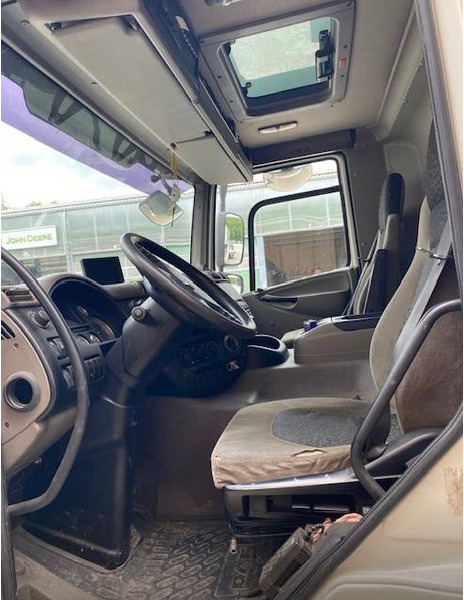 DAF CF - Грузовик с закрытым кузовом: фото 4 DAF CF - Грузовик с закрытым кузовом: фото 4