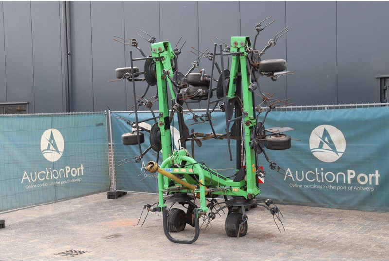 Deutz Fahr CondiMaster 9021 - Сеноворошилка: фото 3 Deutz Fahr CondiMaster 9021 - Сеноворошилка: фото 3