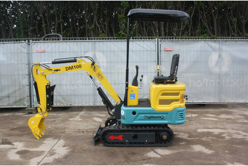 DigMaster DM100 - Мини-экскаватор: фото 2 DigMaster DM100 - Мини-экскаватор: фото 2