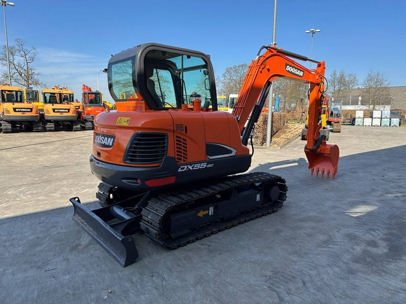 Doosan DX55-9C - Гусеничный экскаватор: фото 4 Doosan DX55-9C - Гусеничный экскаватор: фото 4