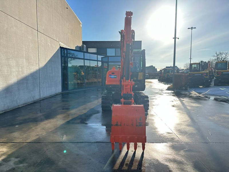 Doosan DX55-9C - Гусеничный экскаватор: фото 2 Doosan DX55-9C - Гусеничный экскаватор: фото 2