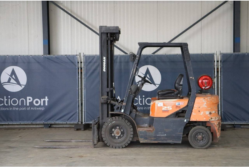 Doosan G25G-5 - Газовый погрузчик: фото 2 Doosan G25G-5 - Газовый погрузчик: фото 2