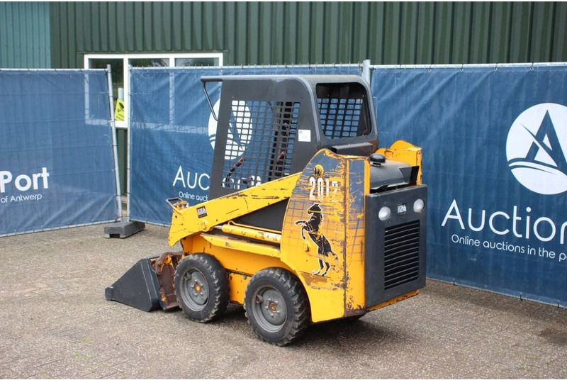 Gehl SL2012 - Колёсный погрузчик: фото 3 Gehl SL2012 - Колёсный погрузчик: фото 3