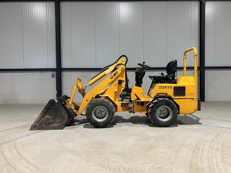 Giant D261S - Колёсный погрузчик: фото 3 Giant D261S - Колёсный погрузчик: фото 3