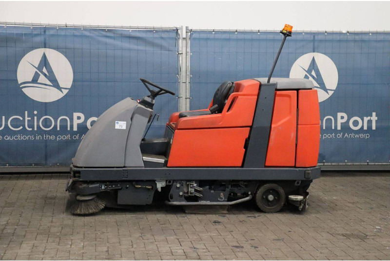 Hako Hakomatic B310 R CL - Подметально-уборочная машина: фото 1 Hako Hakomatic B310 R CL - Подметально-уборочная машина: фото 1