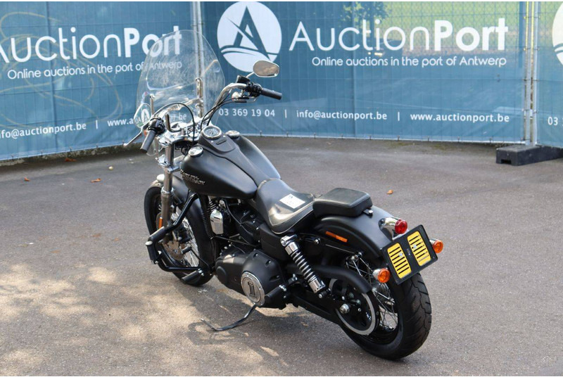 Harley-Davidson Dyna Street Bob - Мотоцикл: фото 4 Harley-Davidson Dyna Street Bob - Мотоцикл: фото 4