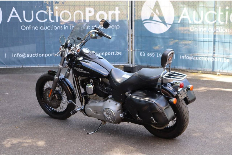 Harley-Davidson Dyna Street Bob - Мотоцикл: фото 3 Harley-Davidson Dyna Street Bob - Мотоцикл: фото 3