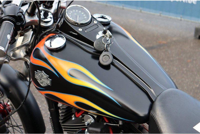 Мотоцикл Harley-Davidson Dyna Wide Glide: фото 17