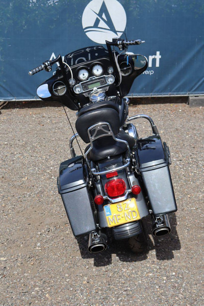 Harley-Davidson FLHX Street Glide - Мотоцикл: фото 5 Harley-Davidson FLHX Street Glide - Мотоцикл: фото 5