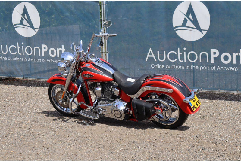 Harley-Davidson FLSTSE2 - Мотоцикл: фото 3 Harley-Davidson FLSTSE2 - Мотоцикл: фото 3
