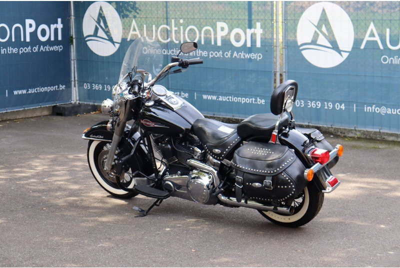 Harley-Davidson Heritage Softail Classic - Мотоцикл: фото 3 Harley-Davidson Heritage Softail Classic - Мотоцикл: фото 3