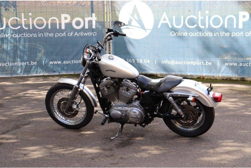 Harley-Davidson Sportster XL 883 Roadster - Мотоцикл: фото 3 Harley-Davidson Sportster XL 883 Roadster - Мотоцикл: фото 3