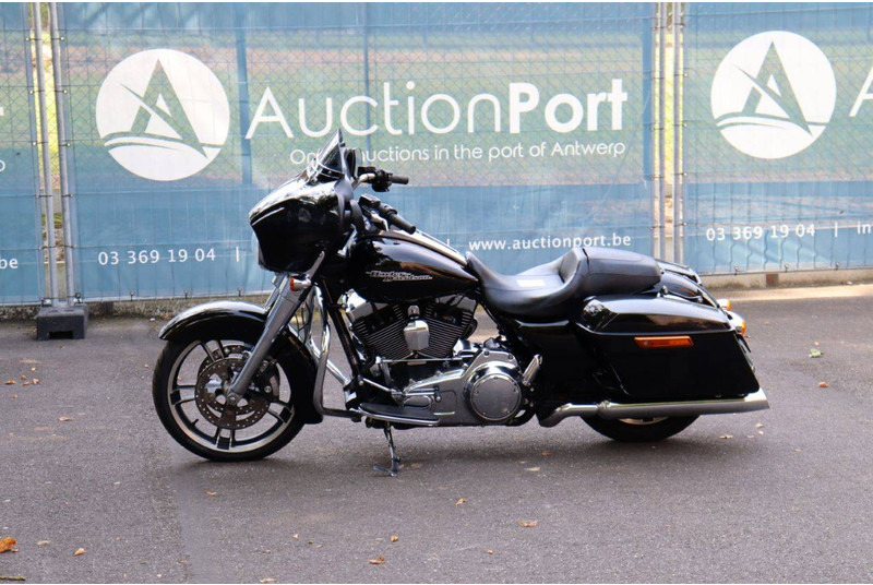 Harley-Davidson Street Glide - Мотоцикл: фото 1 Harley-Davidson Street Glide - Мотоцикл: фото 1