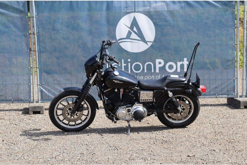 Harley-Davidson XLH 883 - Мотоцикл: фото 1 Harley-Davidson XLH 883 - Мотоцикл: фото 1
