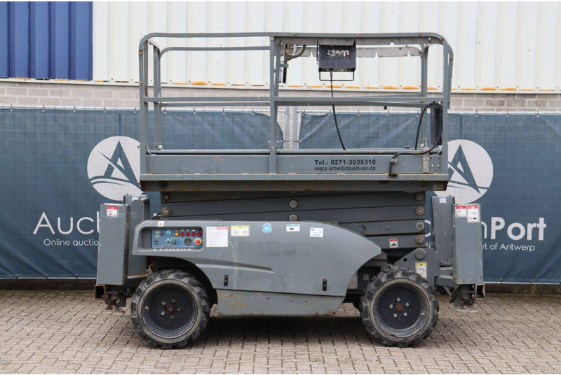 Haulotte Compact 12DX - Ножничный подъемник: фото 2 Haulotte Compact 12DX - Ножничный подъемник: фото 2