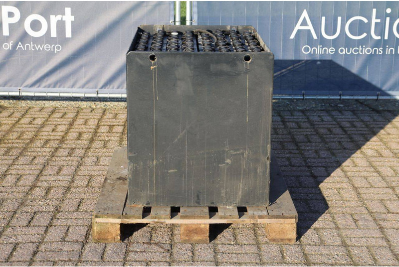 Hawker 80V 4 PZS 620 - Аккумулятор: фото 2 Hawker 80V 4 PZS 620 - Аккумулятор: фото 2