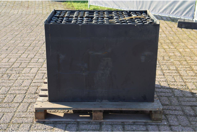 Hawker 80V 4 PZS 620 - Аккумулятор: фото 5 Hawker 80V 4 PZS 620 - Аккумулятор: фото 5