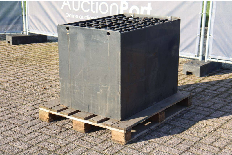 Hawker 80V 4 PZS 620 - Аккумулятор: фото 3 Hawker 80V 4 PZS 620 - Аккумулятор: фото 3