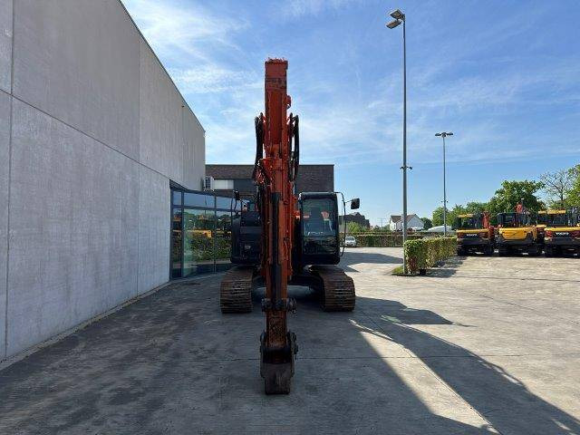 Hitachi ZX225USLC-6 - Гусеничный экскаватор: фото 2 Hitachi ZX225USLC-6 - Гусеничный экскаватор: фото 2