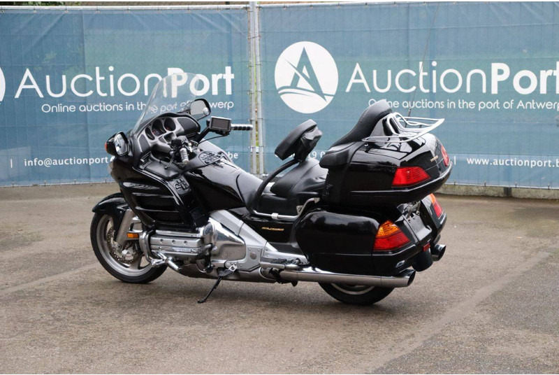 Honda GL1800 - Мотоцикл: фото 3 Honda GL1800 - Мотоцикл: фото 3