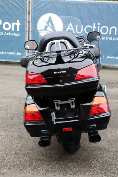 Honda GL1800 - Мотоцикл: фото 5 Honda GL1800 - Мотоцикл: фото 5