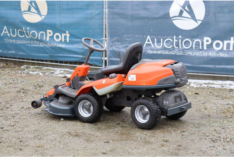 Husqvarna R215TH - Газонокосилка: фото 3 Husqvarna R215TH - Газонокосилка: фото 3