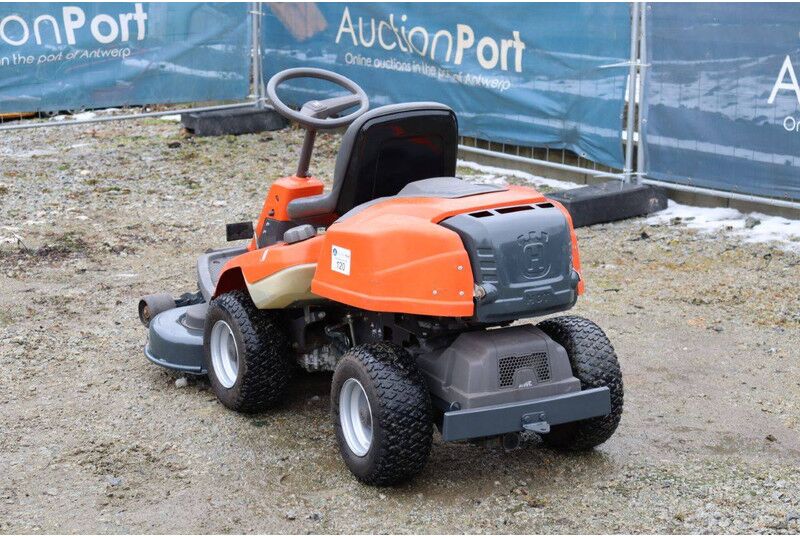 Husqvarna R216 AWD - Газонокосилка: фото 4 Husqvarna R216 AWD - Газонокосилка: фото 4