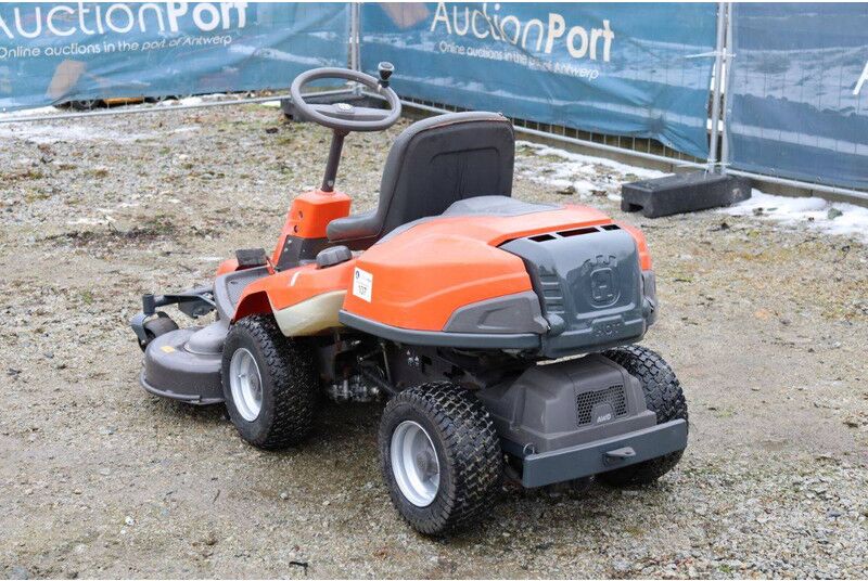Husqvarna R320 AWD - Газонокосилка: фото 4 Husqvarna R320 AWD - Газонокосилка: фото 4