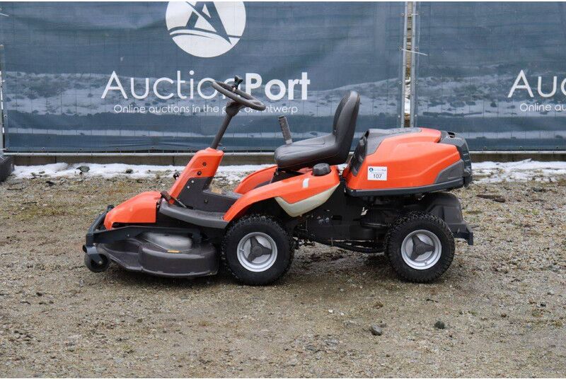 Husqvarna R320 AWD - Газонокосилка: фото 2 Husqvarna R320 AWD - Газонокосилка: фото 2