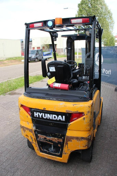 Hyundai 25B-9 - Электропогрузчик: фото 5 Hyundai 25B-9 - Электропогрузчик: фото 5
