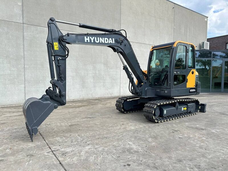 Hyundai R60VS - Гусеничный экскаватор: фото 1 Hyundai R60VS - Гусеничный экскаватор: фото 1