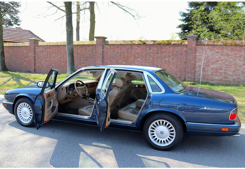 Jaguar XJ Sovereign 4.0 - Легковой автомобиль: фото 3 Jaguar XJ Sovereign 4.0 - Легковой автомобиль: фото 3