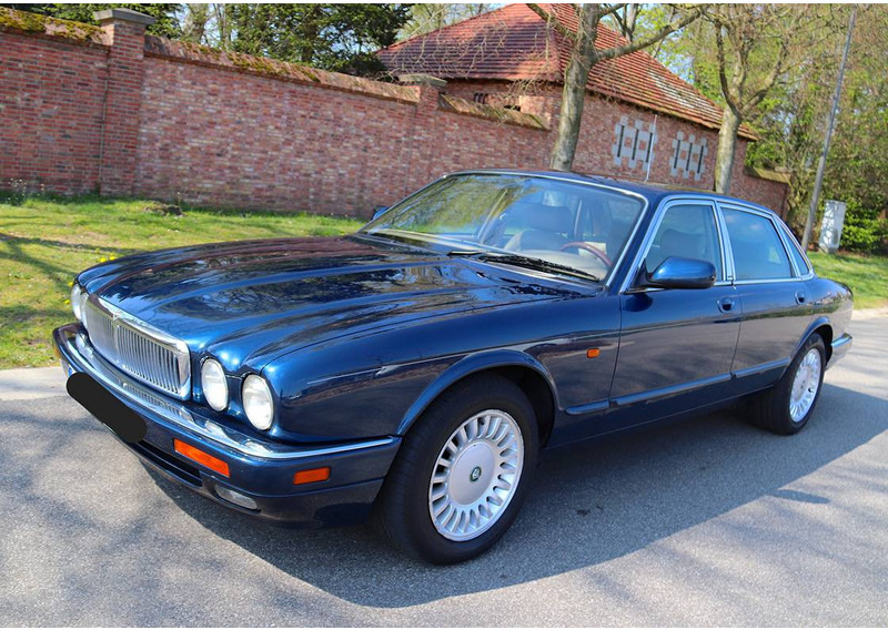 Jaguar XJ Sovereign 4.0 - Легковой автомобиль: фото 1 Jaguar XJ Sovereign 4.0 - Легковой автомобиль: фото 1