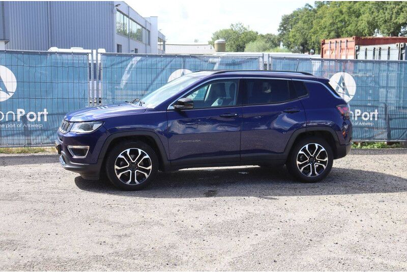 Jeep Compass - Внедорожник: фото 1 Jeep Compass - Внедорожник: фото 1